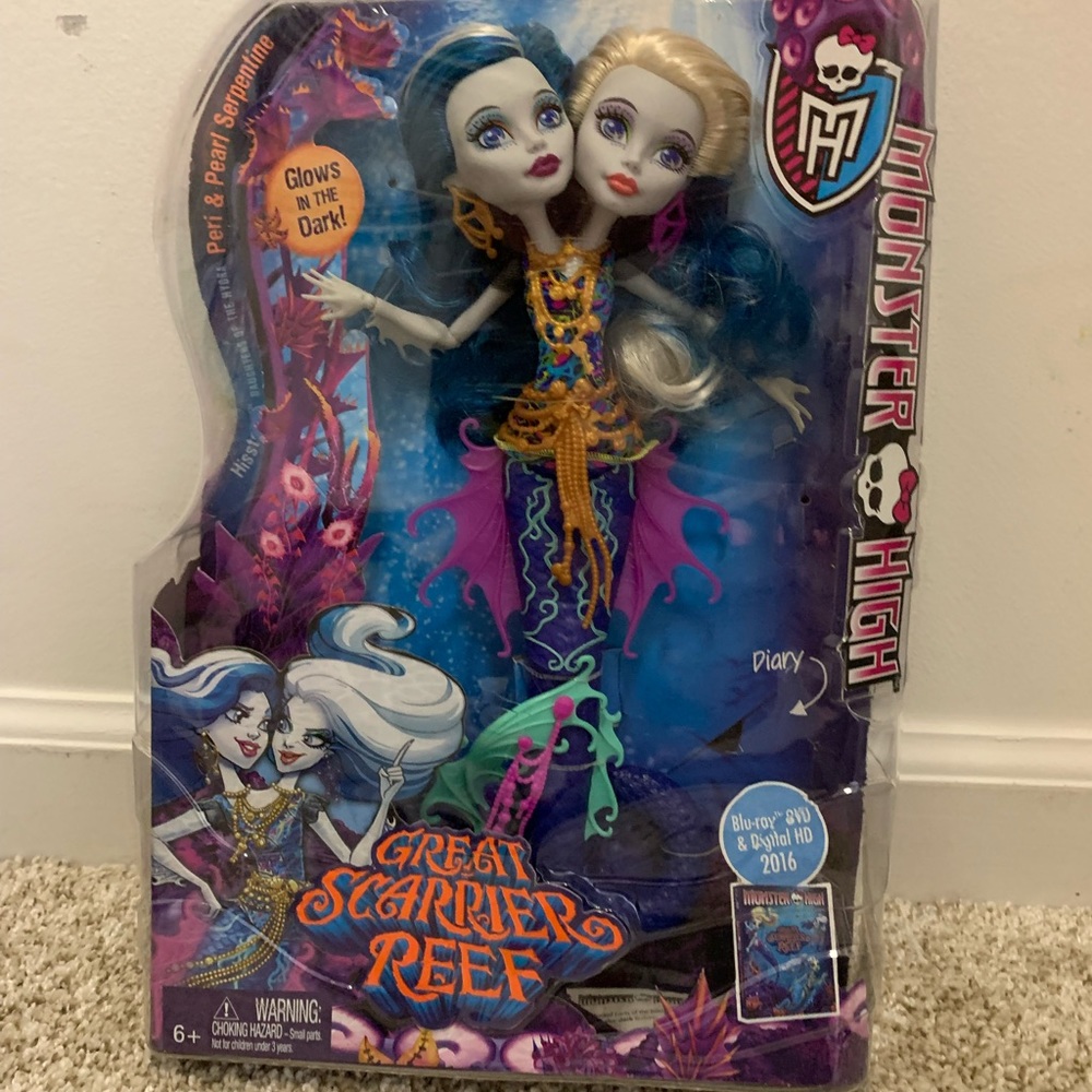 NIB MONSTER HIGH GREAT SCARIER REEF PERI & PEARL SERPINTINE GLOW IN THE DARK DOL